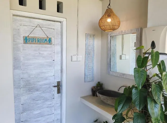 Bagus Ink Surf Camp Hostel Uluwatu