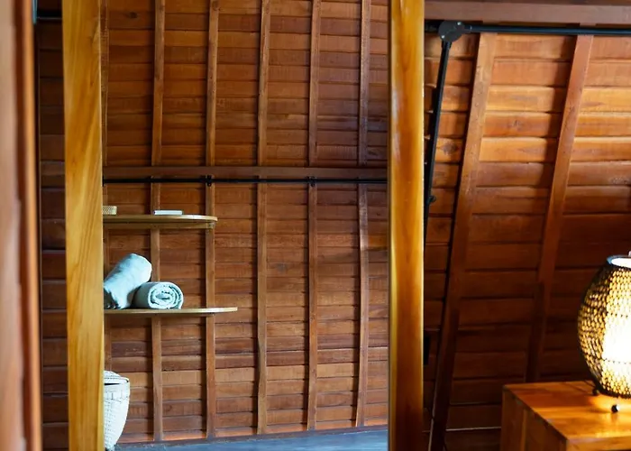 Bagus Ink Surf Camp Hostel Uluwatu