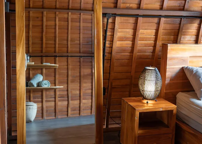 Hostel Bagus Ink Surf Camp Uluwatu